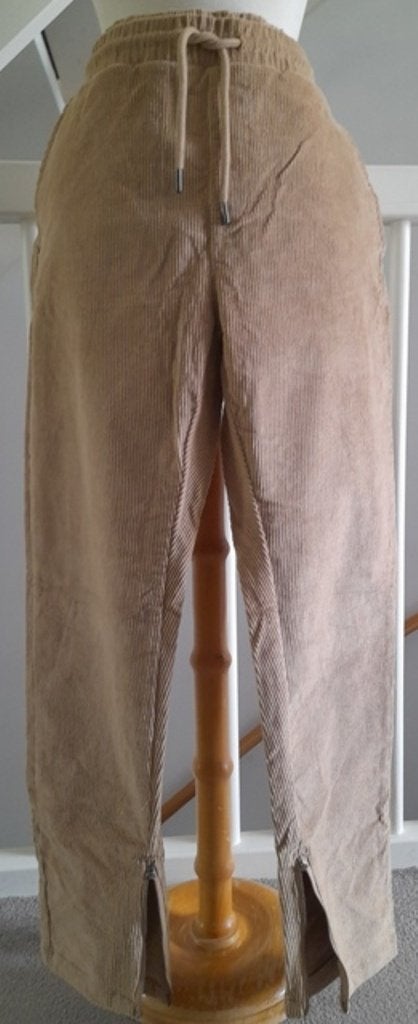 beige corduroy pantalon  maat M, Ophalen of Verzenden, Nieuw, Maat 48/50 (M), Beige