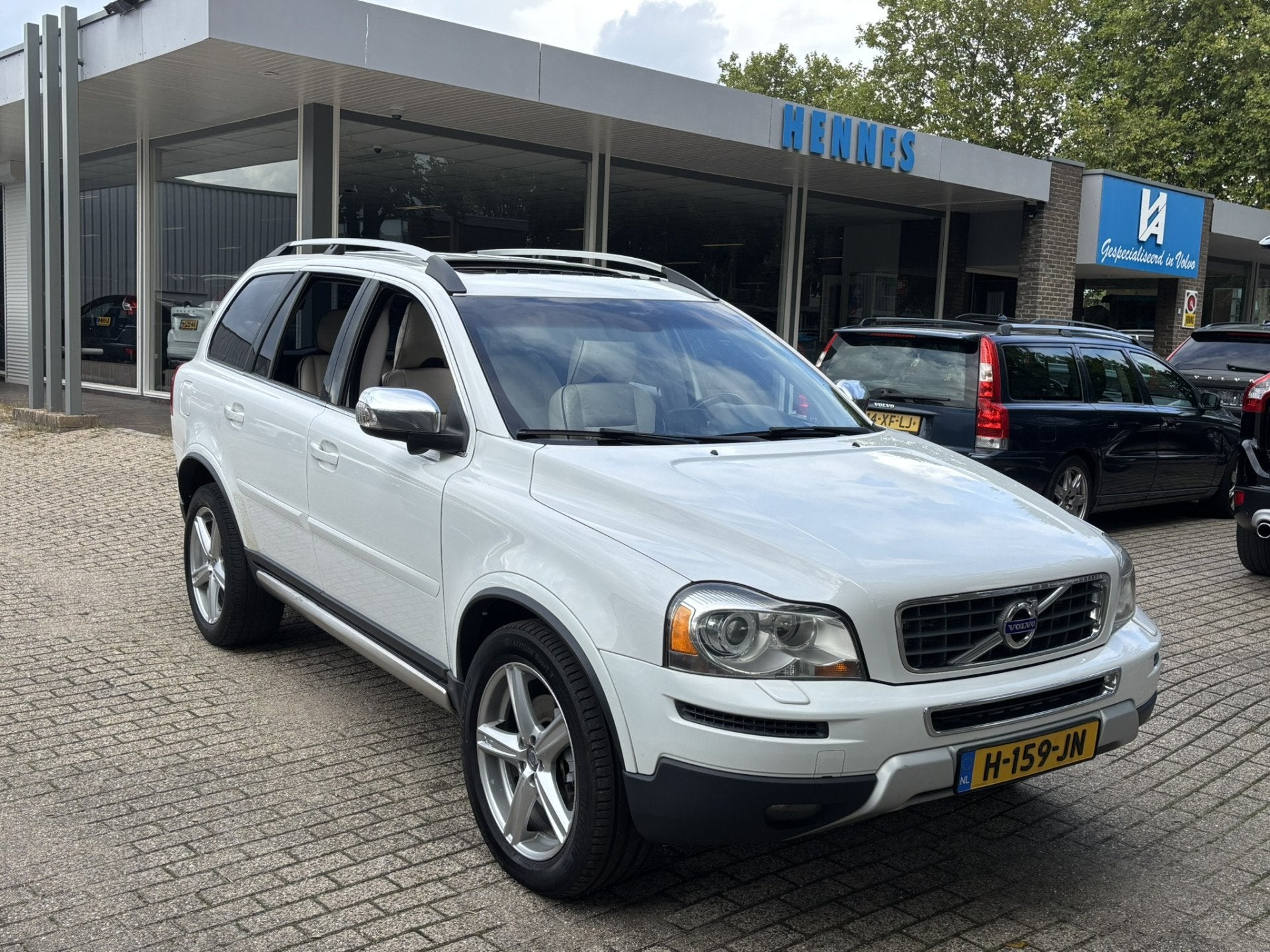 Volvo XC90 4.4 V8 AWD R-Design Schuifdak BLIS (bj 2010), Gebruikt, 8 cilinders, 138 €/maand, 7 stoelen