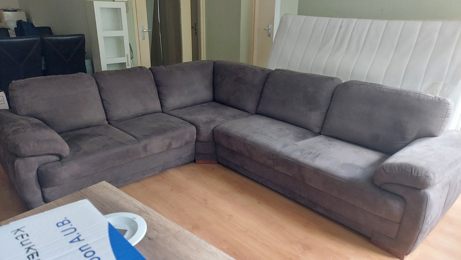 Gratis Grote hoekbank, bruin, met gebruikssporen, Ophalen, Gebruikt, Stof, Modern