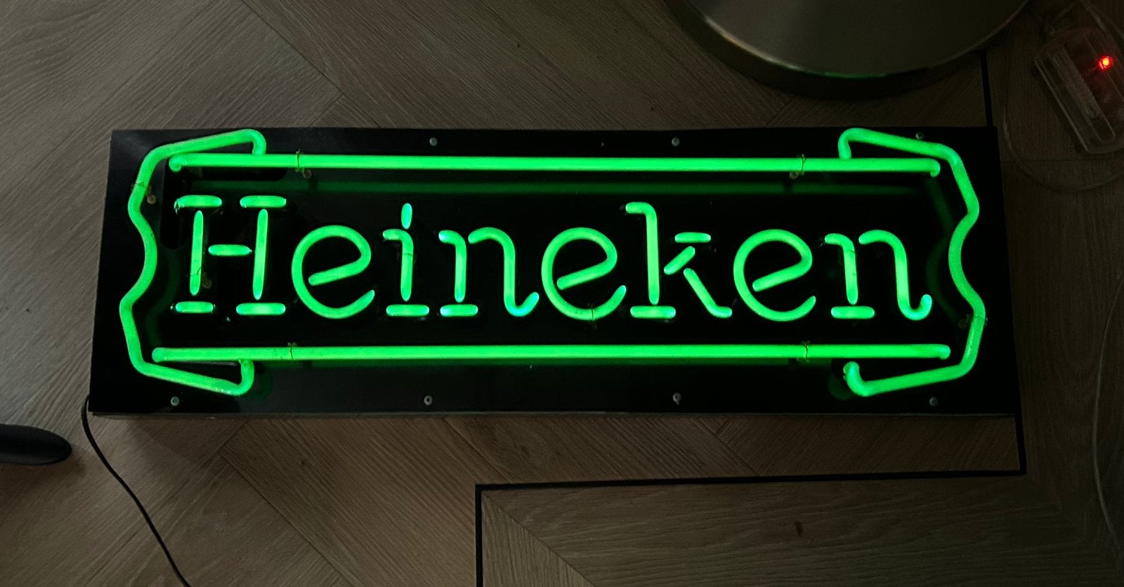 Neon Heineken reclame bord, Ophalen, Gebruikt