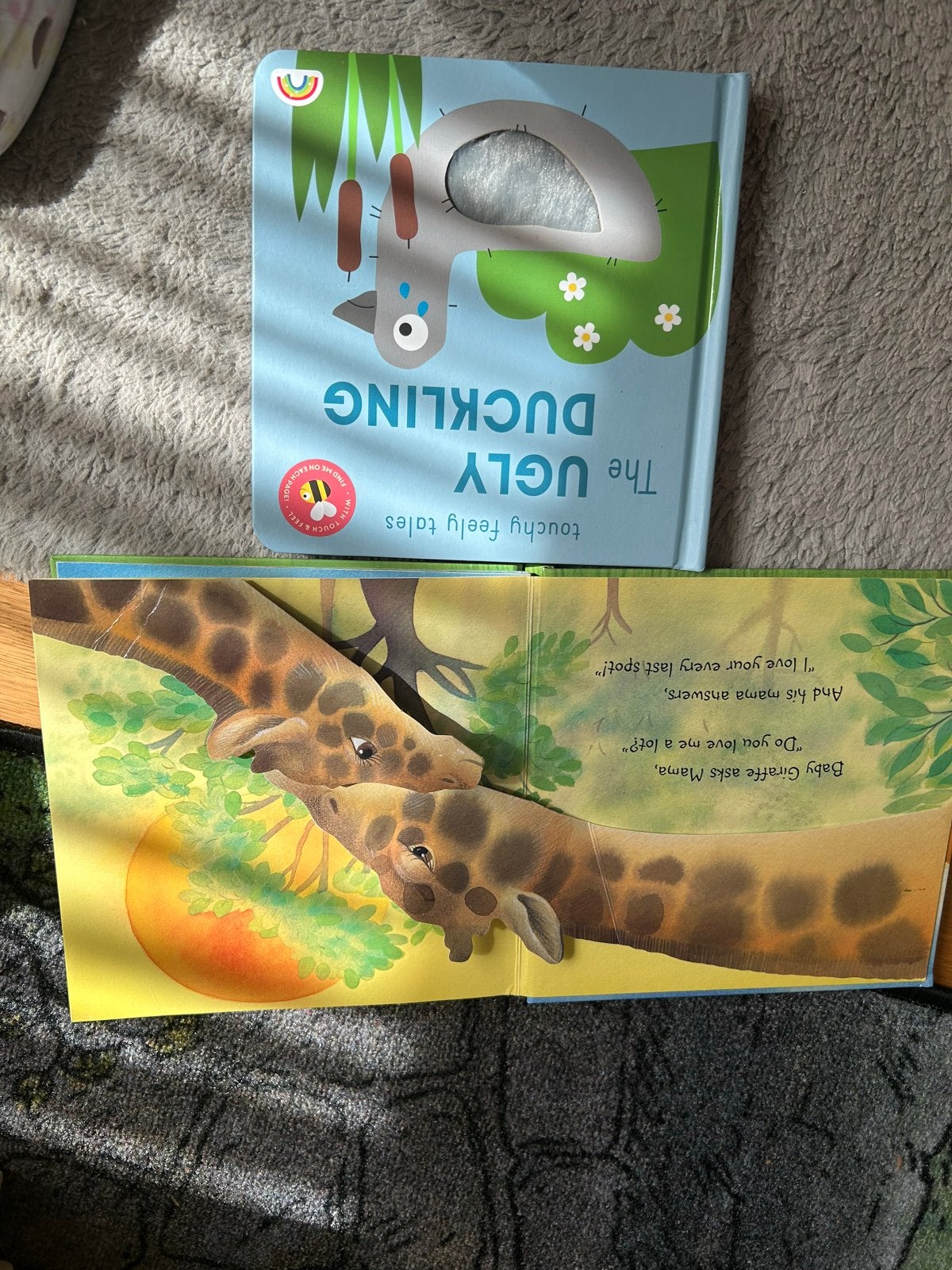 2x Babyboekjes: Het Lelijke Eendje & All the Ways I Love You, Ophalen of Verzenden, Zo goed als nieuw, Uitklap-, Voel- of Ontdekboek
