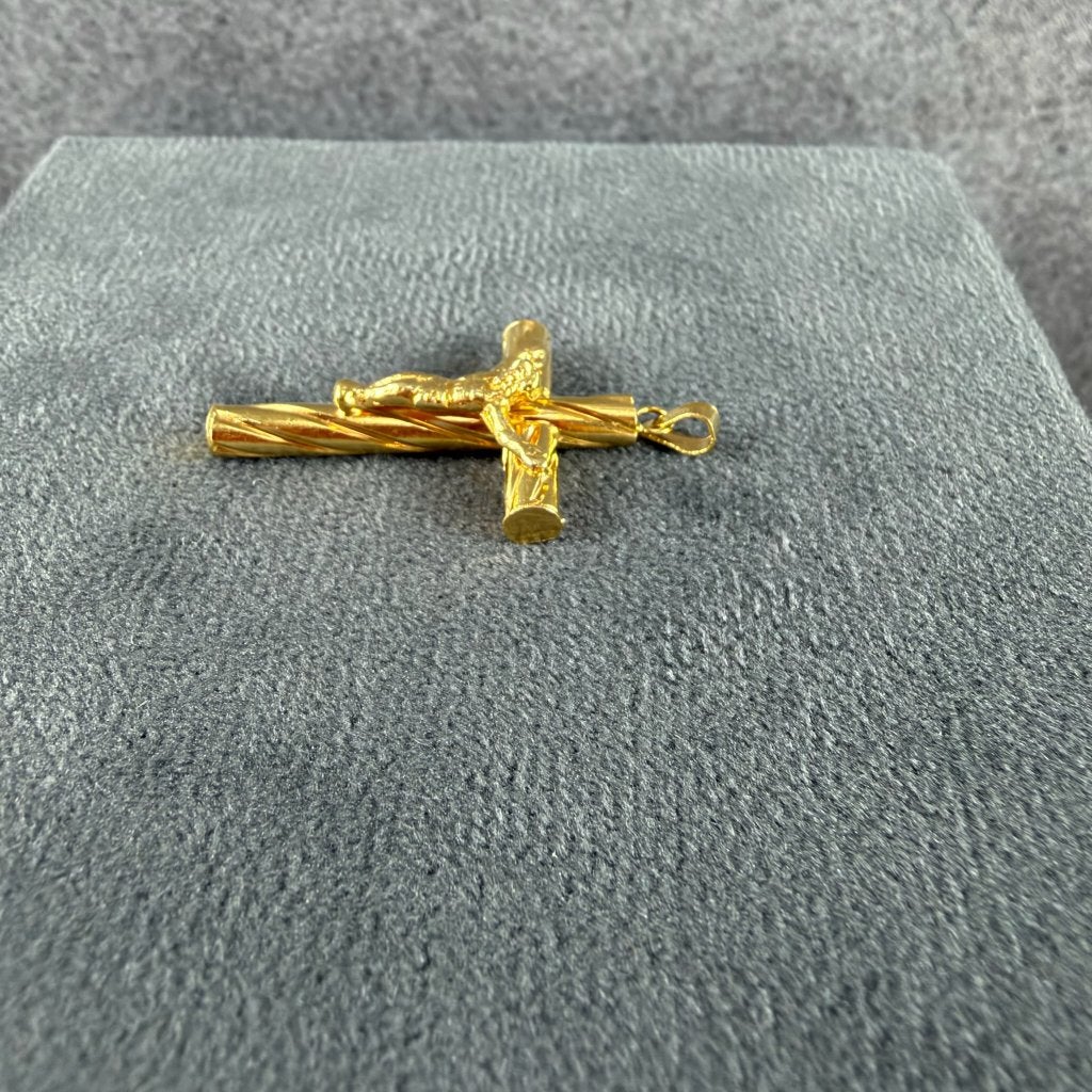 Gouden Hanger | 18k | 5,73g | kruis corpus | 3,6cm | 417215, Gebruikt, Ophalen of Verzenden, Kruis of Symbool, Goud