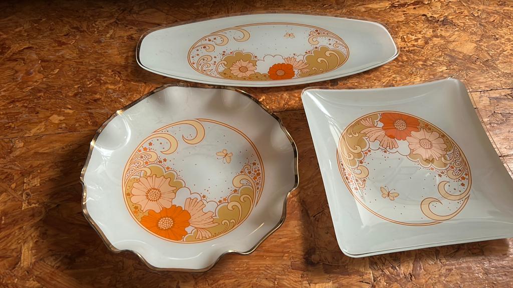 Vintage schalen met bloemen en vlinders, Ophalen of Verzenden, Rond, Glas
