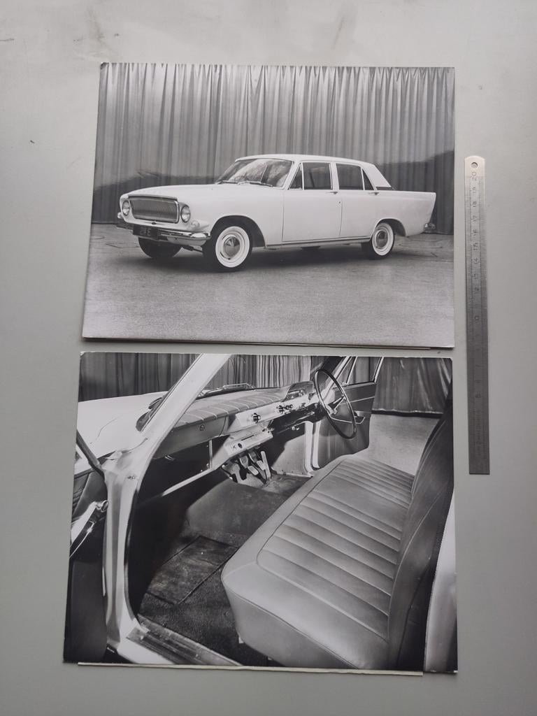 (304) Ford Zephyr Four persfoto 2x, Ophalen of Verzenden, Overige onderwerpen