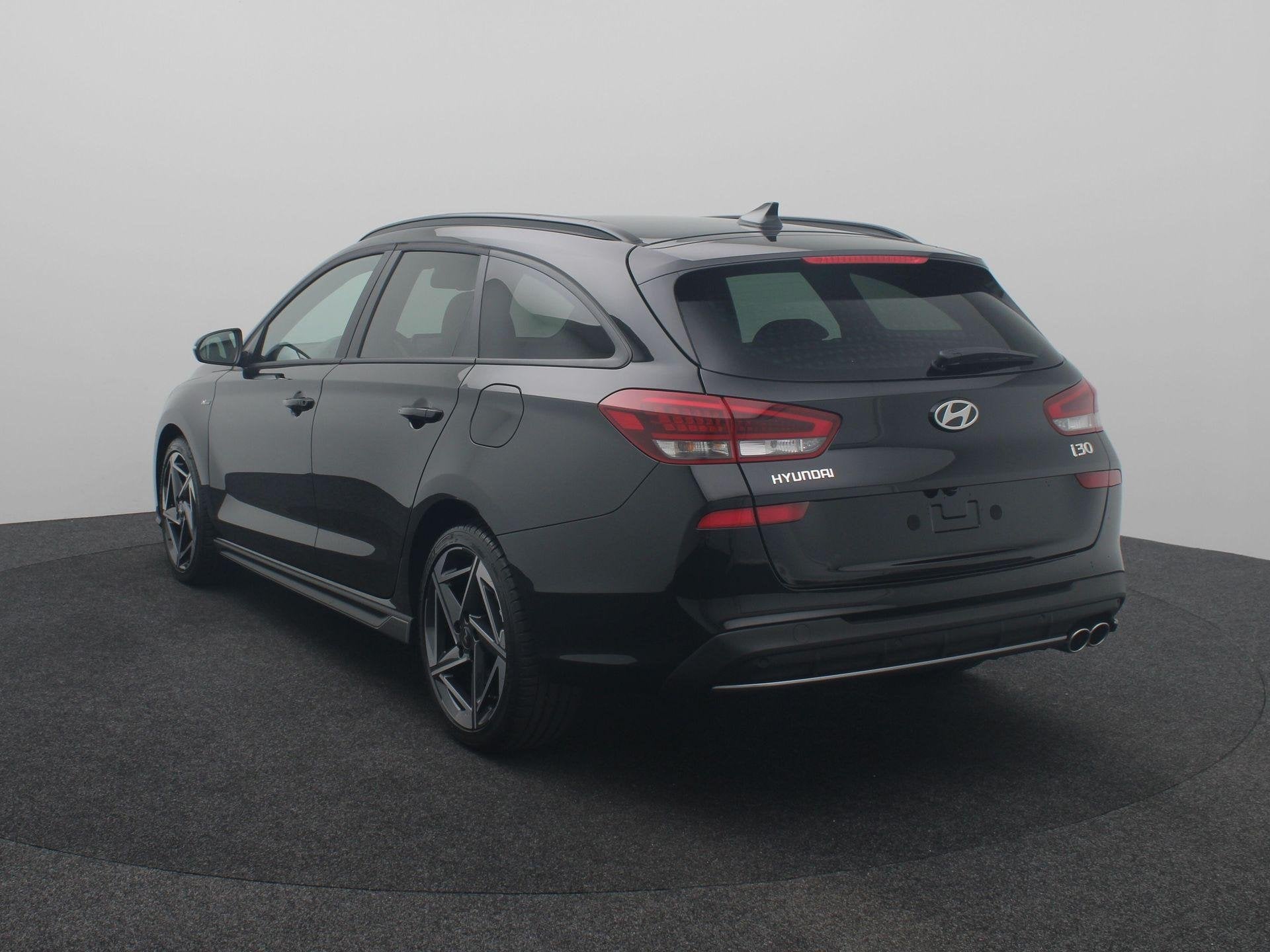 Hyundai i30 Wagon 1.5 T-GDi MHEV N Line | Stoelverwarming |, Gebruikt, 4 cilinders, 610 kg, Zwart