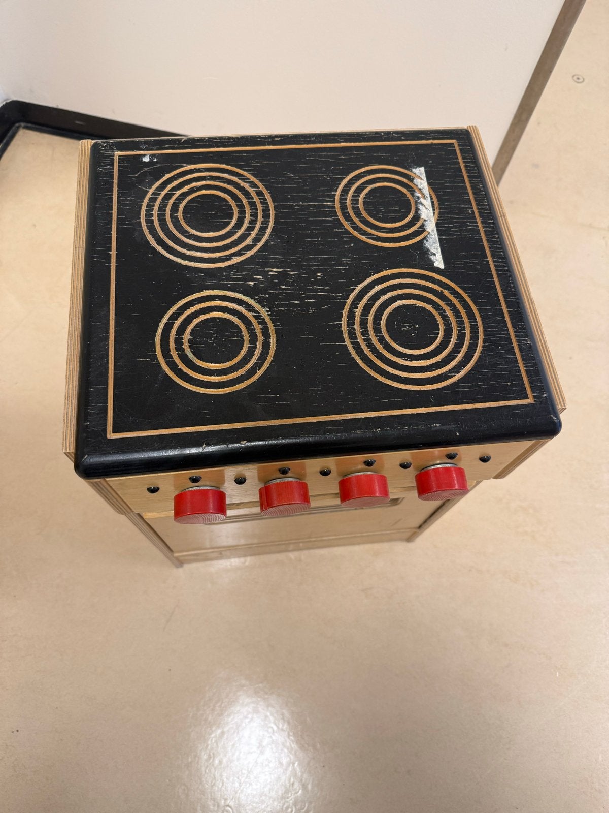 Houten speelgoedfornuis met oven en kookplaten, Ophalen, Gebruikt, Meubelstuk of Keukentje
