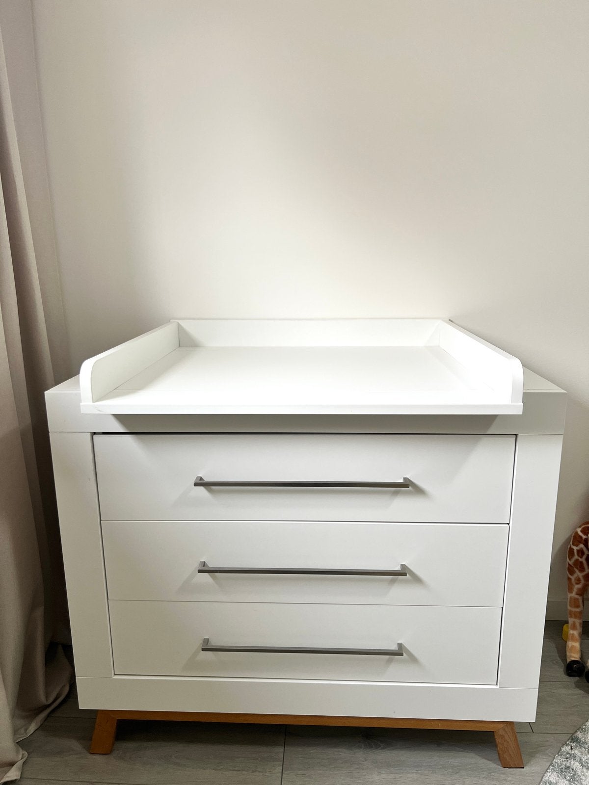 Witte commode met 3 lades, Ophalen, 50 tot 70 cm, Opstaande rand, 100 cm of meer