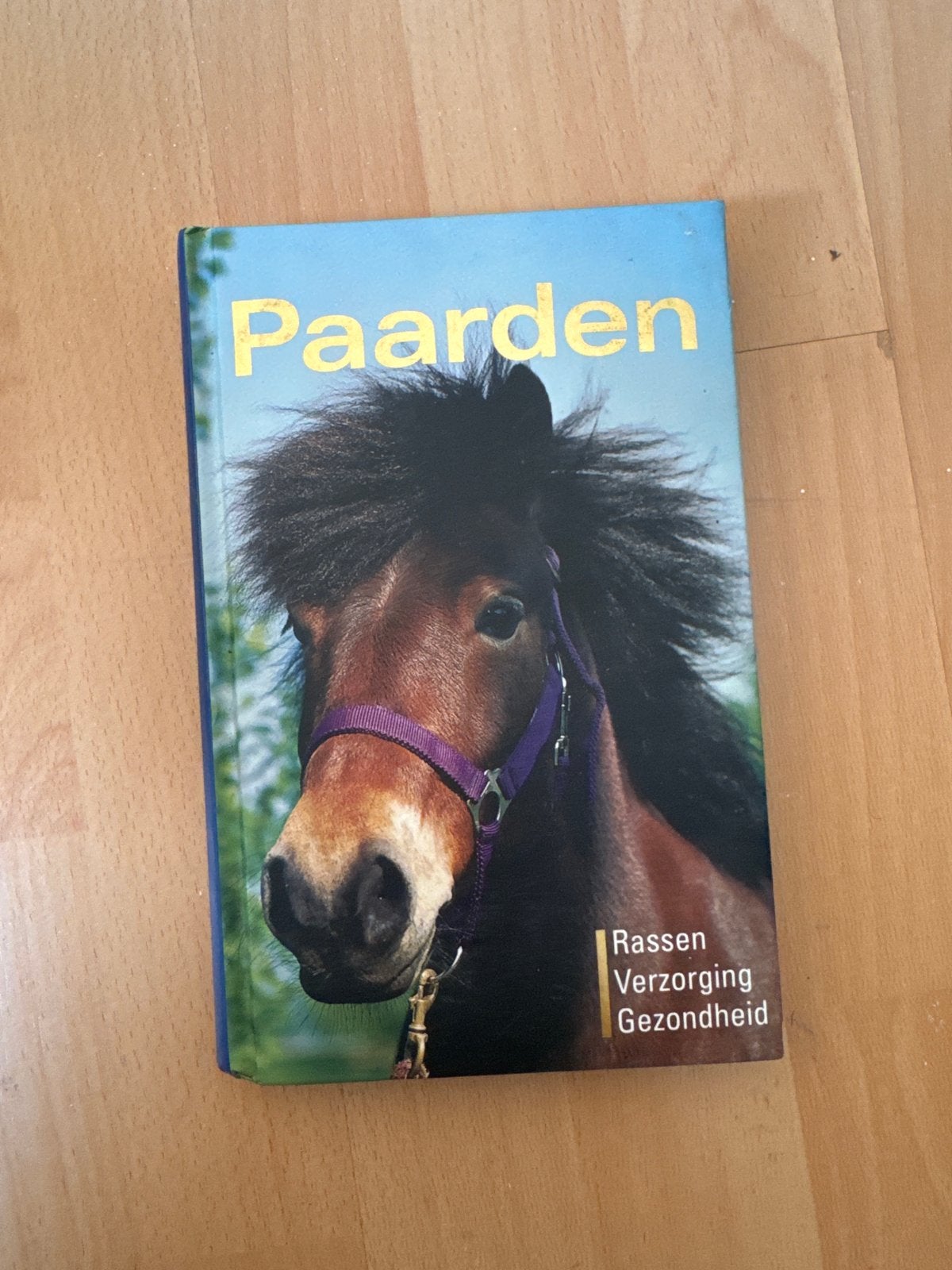 Paarden: Rassen, Verzorging, Gezondheid - Handboek, Ophalen of Verzenden, Gelezen, Paarden of Pony's