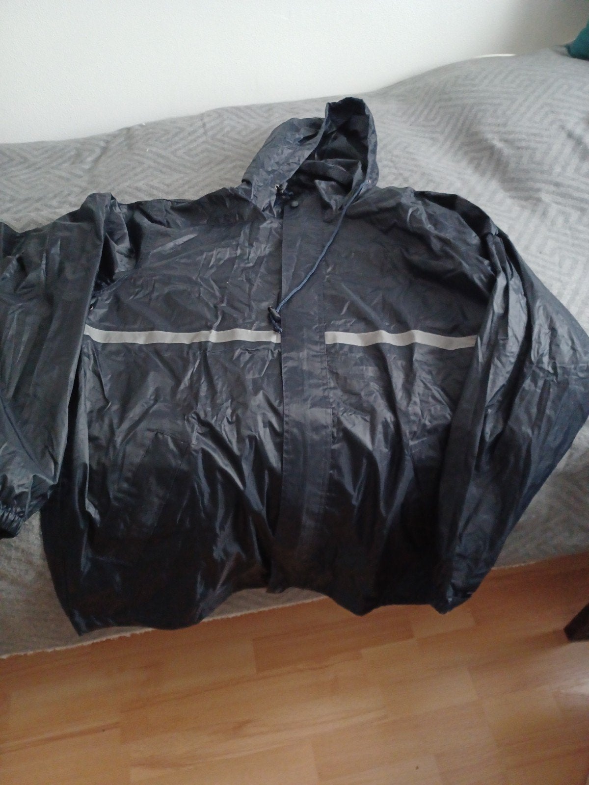 Nieuw HEMA Regenpak Maat L Zwart met strepen, Caravans en Kamperen, Regenkleding, Ophalen of Verzenden