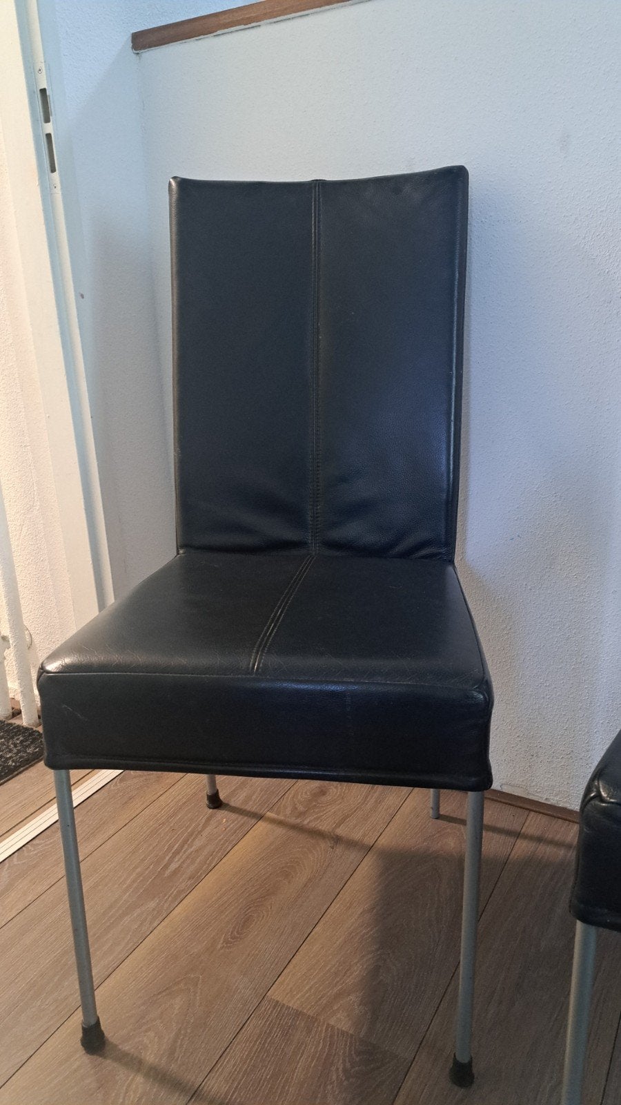 4 leren eetkamerstoelen hvs per stuk 18 euro, Ophalen of Verzenden, Eenpersoons, 90 cm