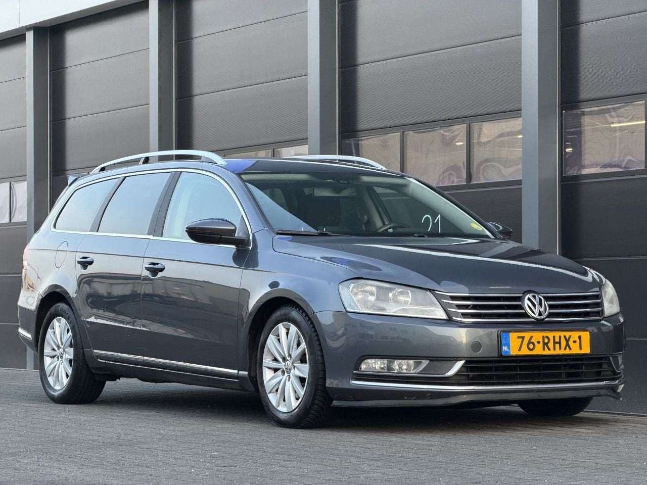 Volkswagen Passat 1.6 TDI Navi Clima PDC (bj 2011), 154 €/maand, Passat, Te koop, Parkeersensor