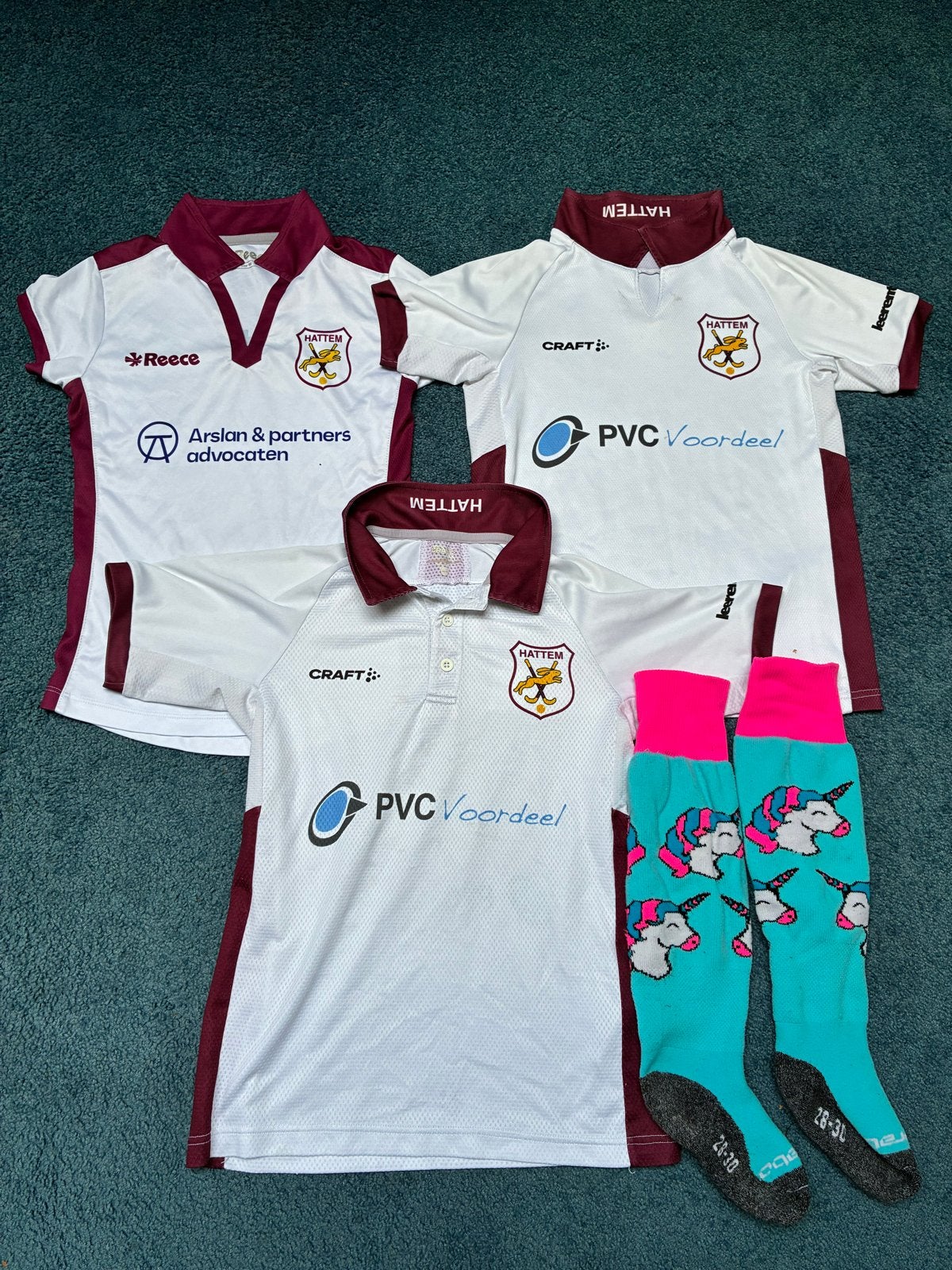 Hattemse Mixed Hockey Club trainingsshirts + eenhoorn sokken, Ophalen, Gebruikt, Kleding