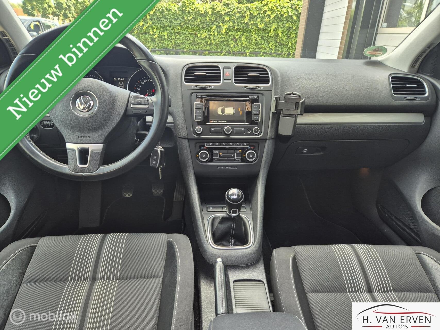 Volkswagen Golf 1.2 Highline SCHUIFKANTELDAK XENON PDC 18", Voorwielaandrijving, Euro 5, 86 pk, 4 cilinders