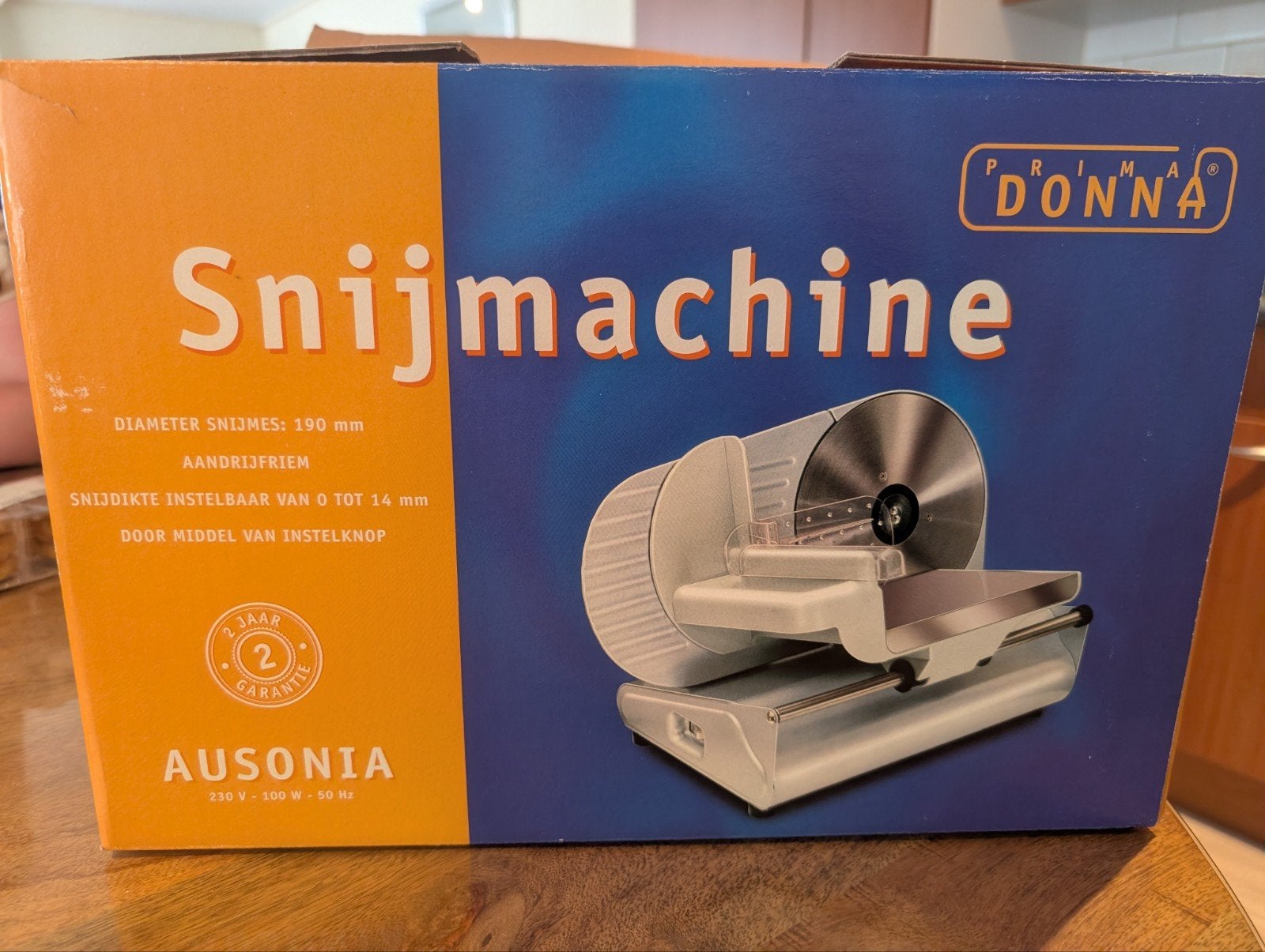 Zo goed als nieuwe Prima Donna Ausonia snijmachine, Ophalen, Zo goed als nieuw