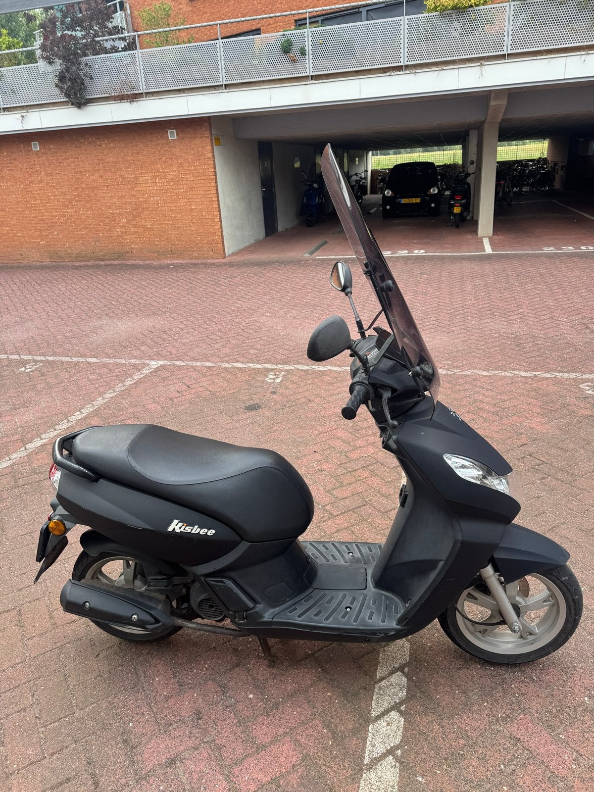 Peugeot Kisbee 50cc  (Loopt niet), Fietsen en Brommers, Snorfietsen en Snorscooters, Ophalen, Gebruikt, Benzine, Peugeot