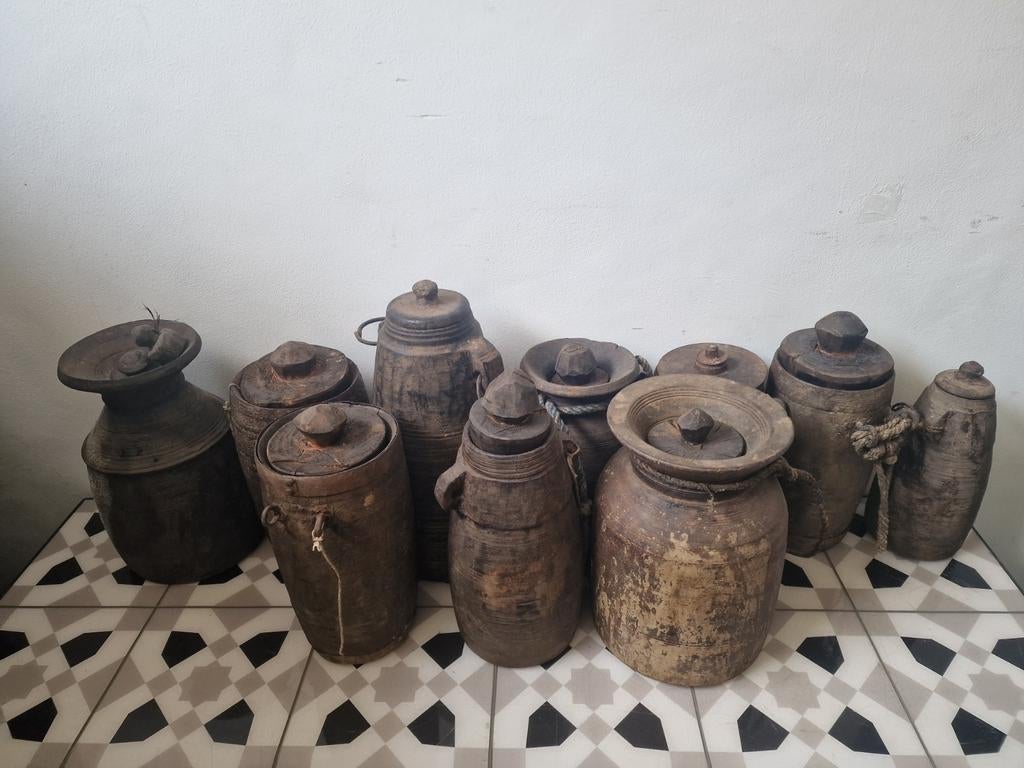 10 oude melkpotten Nepal. €250,- .Dordrecht., Ophalen