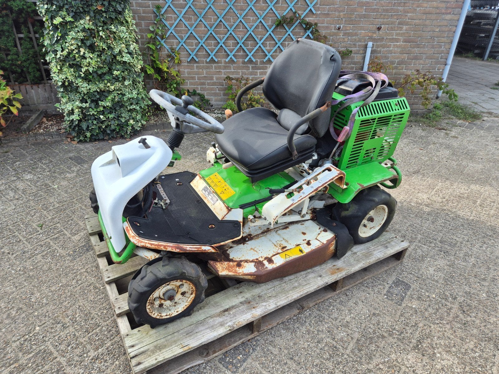 Zitmaaier Attila 95 (opknapper), Tuin en Terras, Etesia, Cirkelmaaier, Gebruikt, F 67165 Wissembourg Cedex