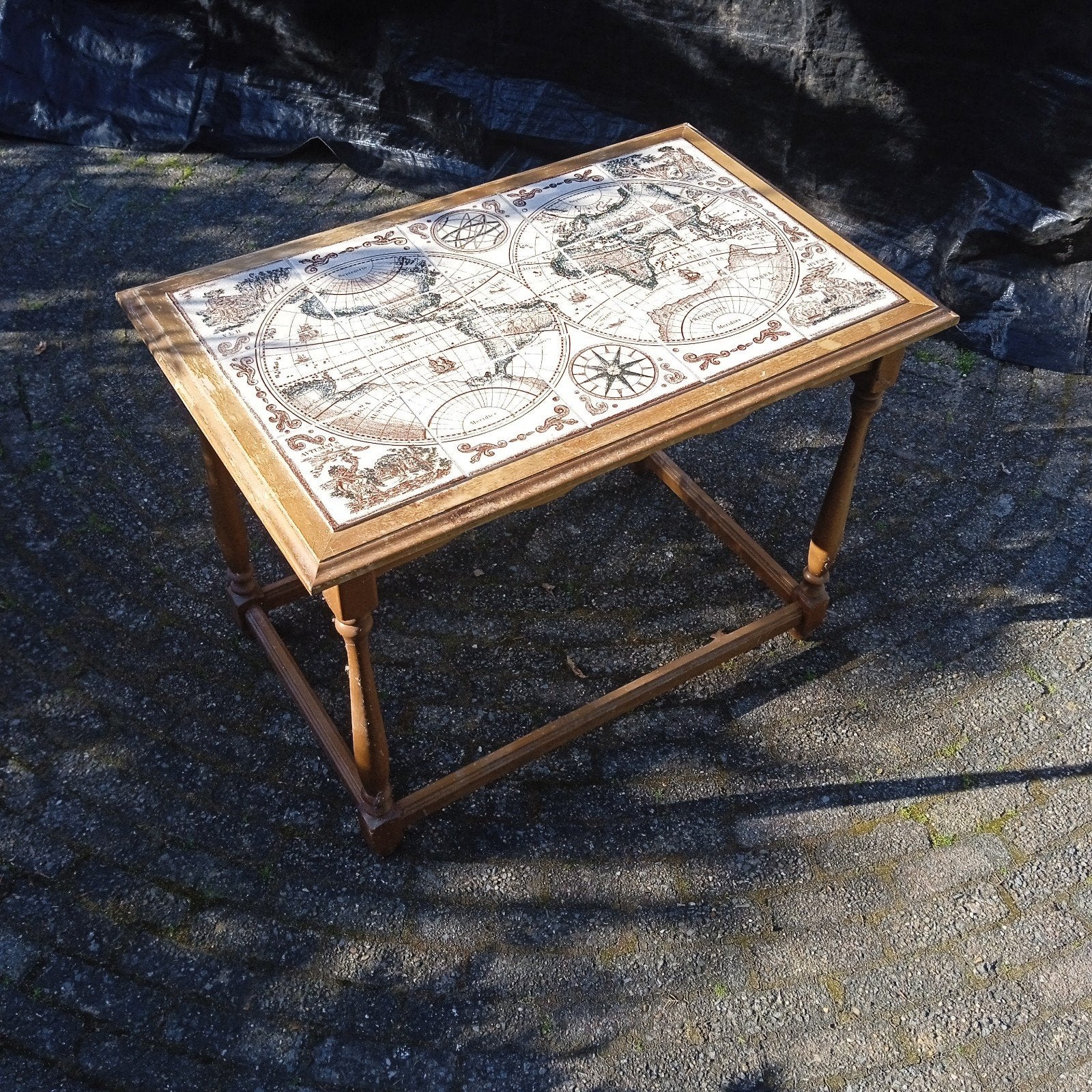 Bijzettafel met wereldkaart tegels, Antiek en Kunst, Ophalen
