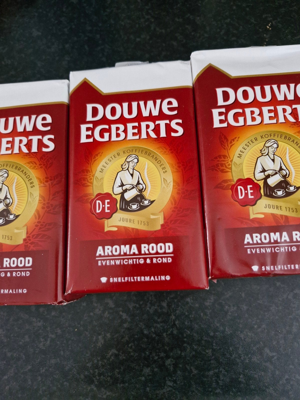 3x Douwe Egberts 250 gr snelfiltermaling, Ophalen