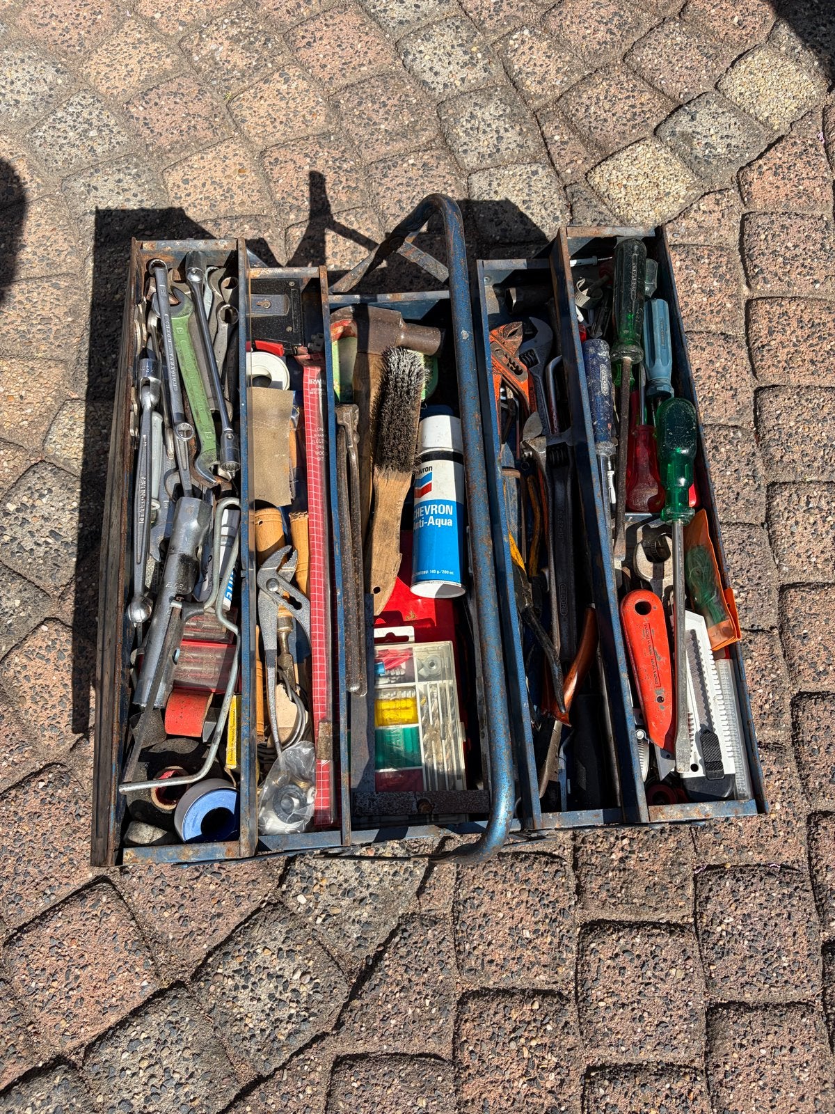 Gereedschapskist met diverse handgereedschappen en boormachi, Ophalen, Gebruikt, Gereedschapsopslag, Overige merken