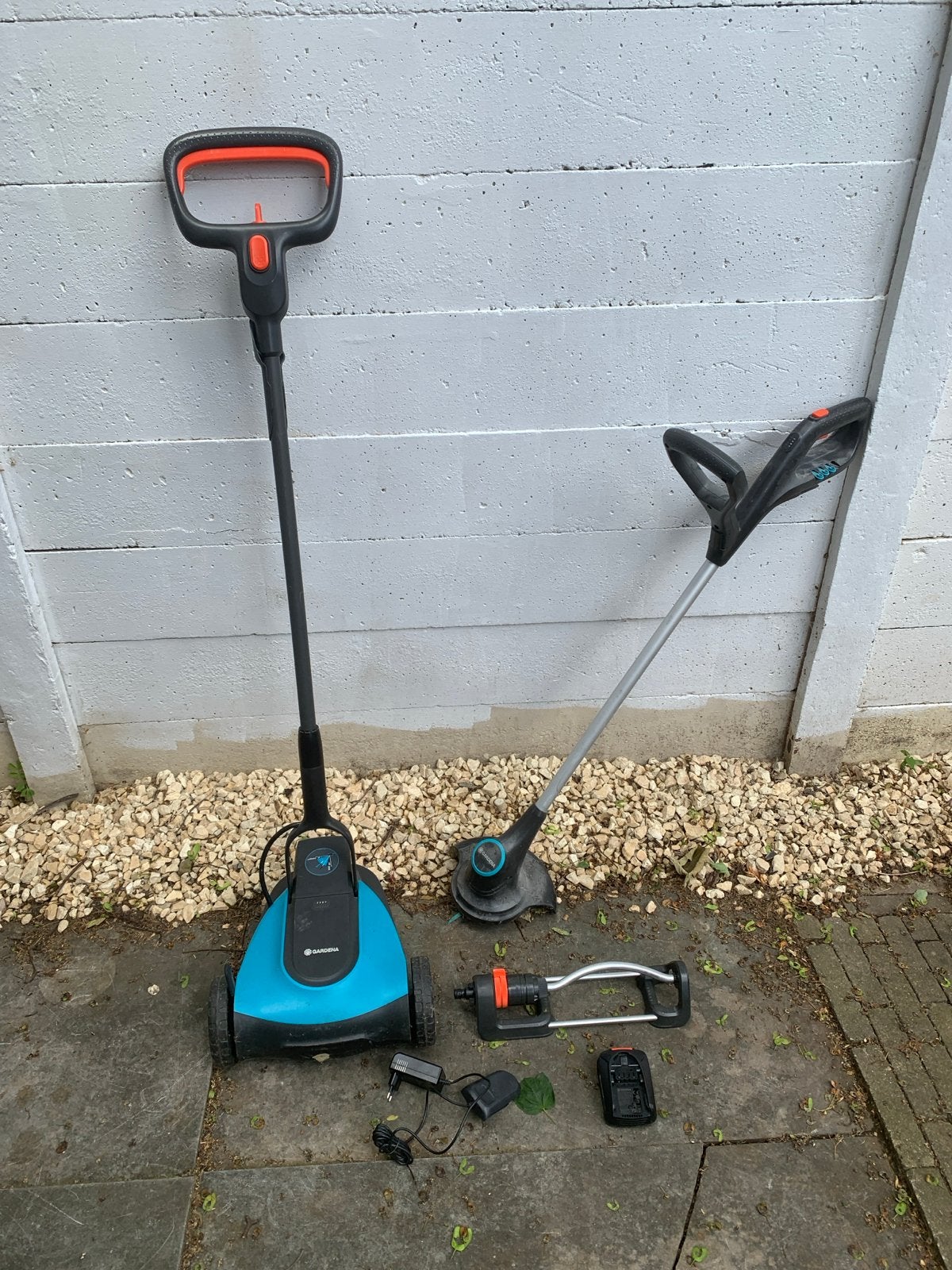 Gardena Accu Grasmaaier en Grastrimmer Set + sproeier, Ophalen, Cirkelmaaier, Gebruikt, Accu-grasmaaier