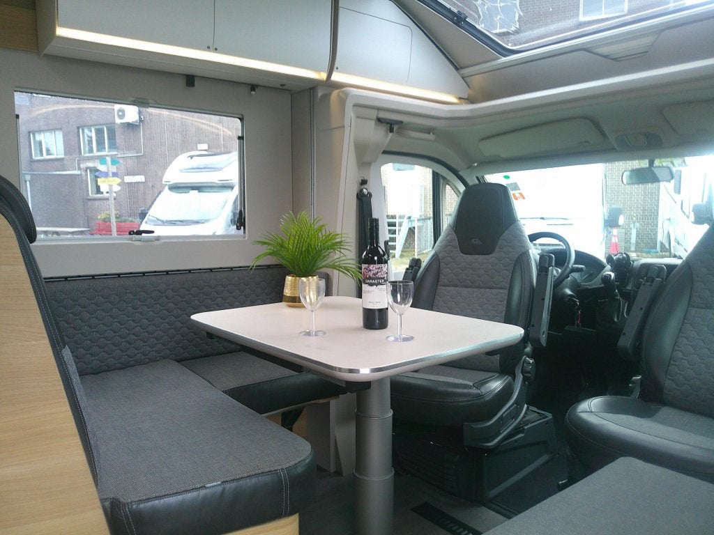 Adria Matrix 670 SL 9-traps automaat, Automaat, Oven, Ringverwarming, Fiat