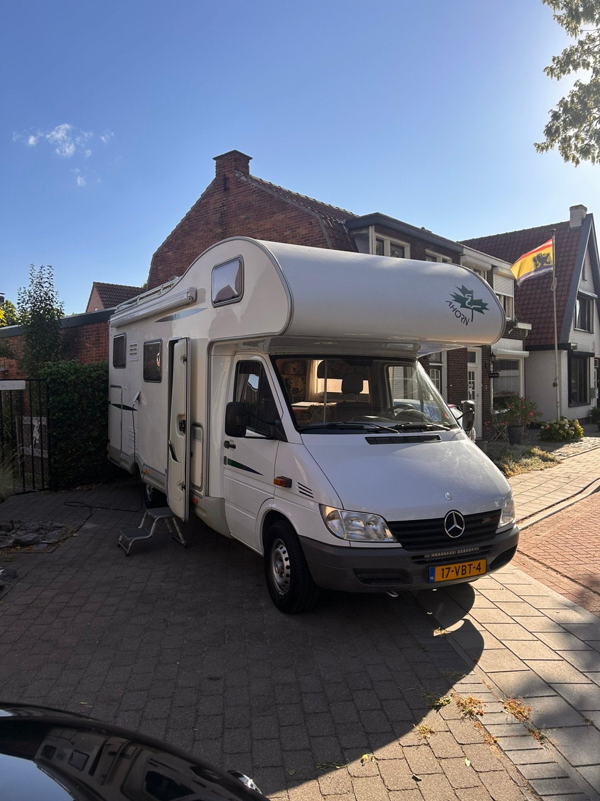 Alkoofcamper | Mercedes Sprinter | 6-persoons, Alkoof, Bedrijf, Koelkast, 7 tot 8 meter