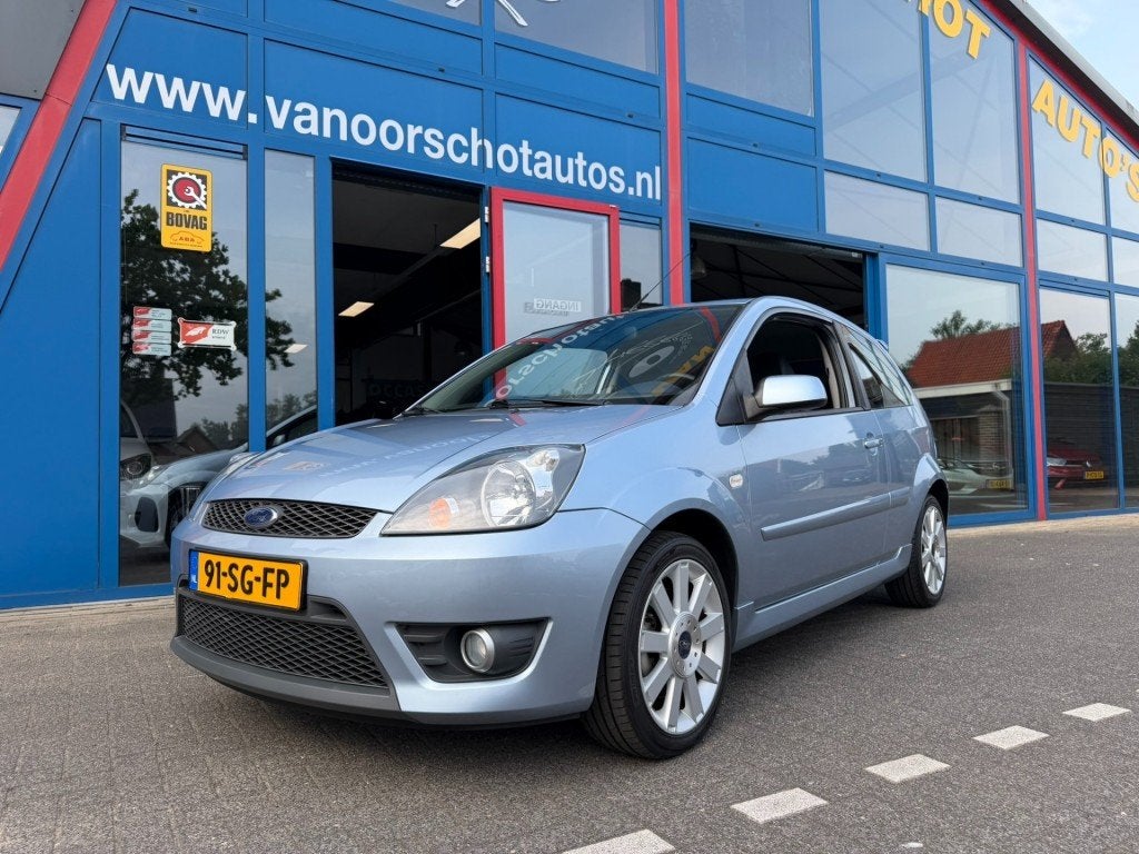 Ford FIESTA 2.0-16v 150pk ST 24703km!!!, Auto's, Voorwielaandrijving, Elektrische ramen, Gebruikt, 4 cilinders