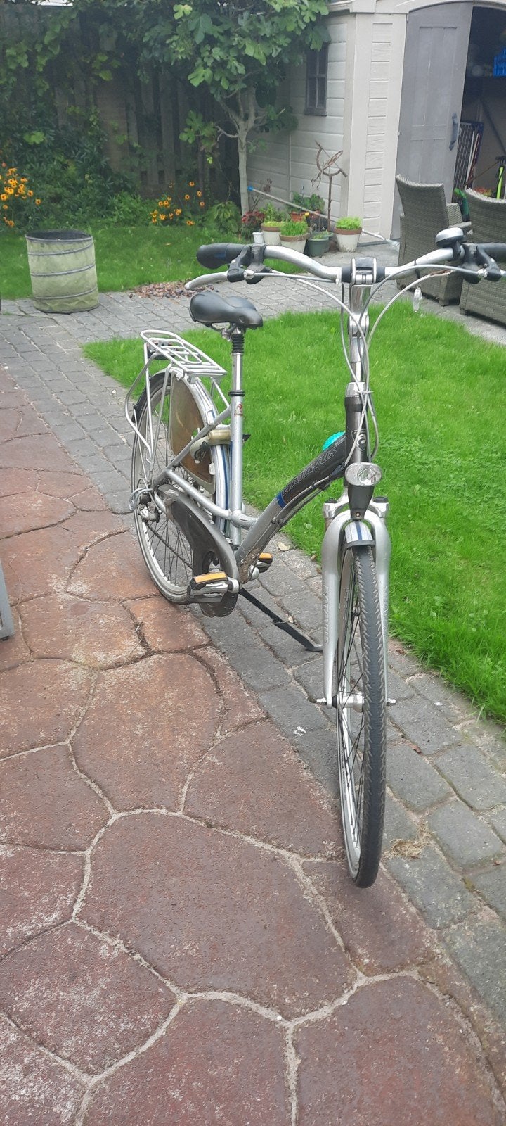 Foto 2 van Batavus damesfiets met  versnellingen
