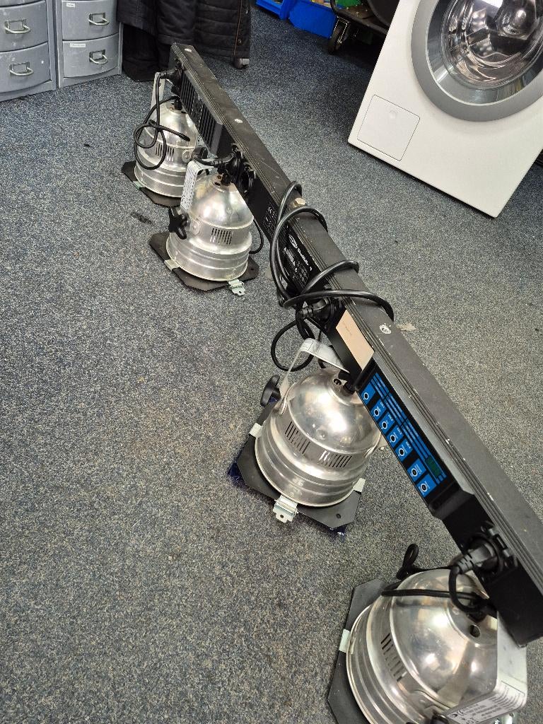 Zeer mooie Showtec dmx balken met par56 lampen, Ophalen, Zo goed als nieuw, Licht