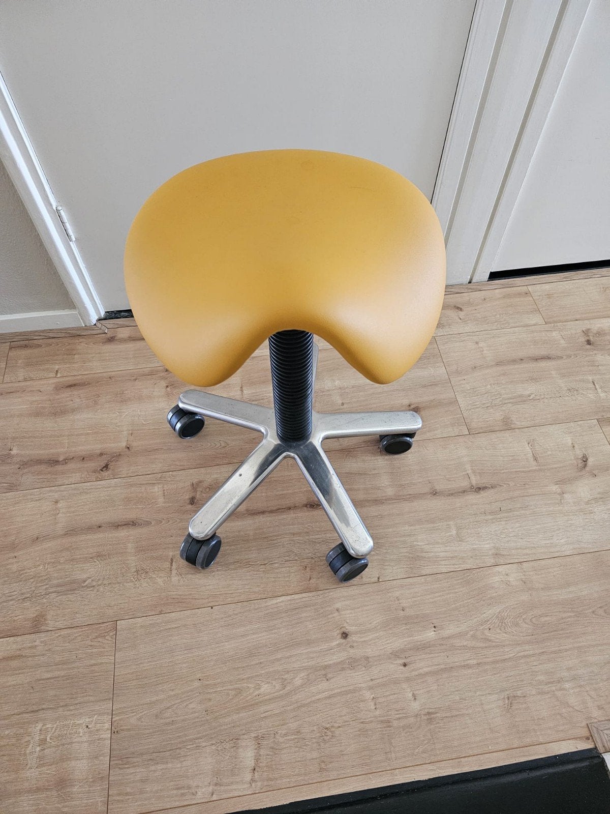 Ergonomische leren kruk, Ophalen, Overige materialen