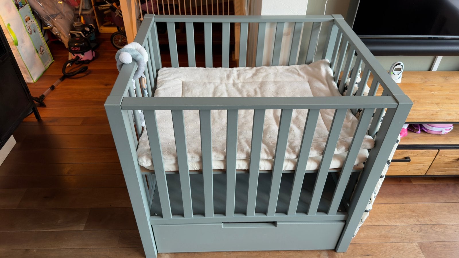 BabyBox Mees met Lade en box kleed en matras Groen/Grijs, Kinderen en Baby's, Boxen, Ophalen, Zo goed als nieuw, Rechthoekig, In hoogte verstelbaar