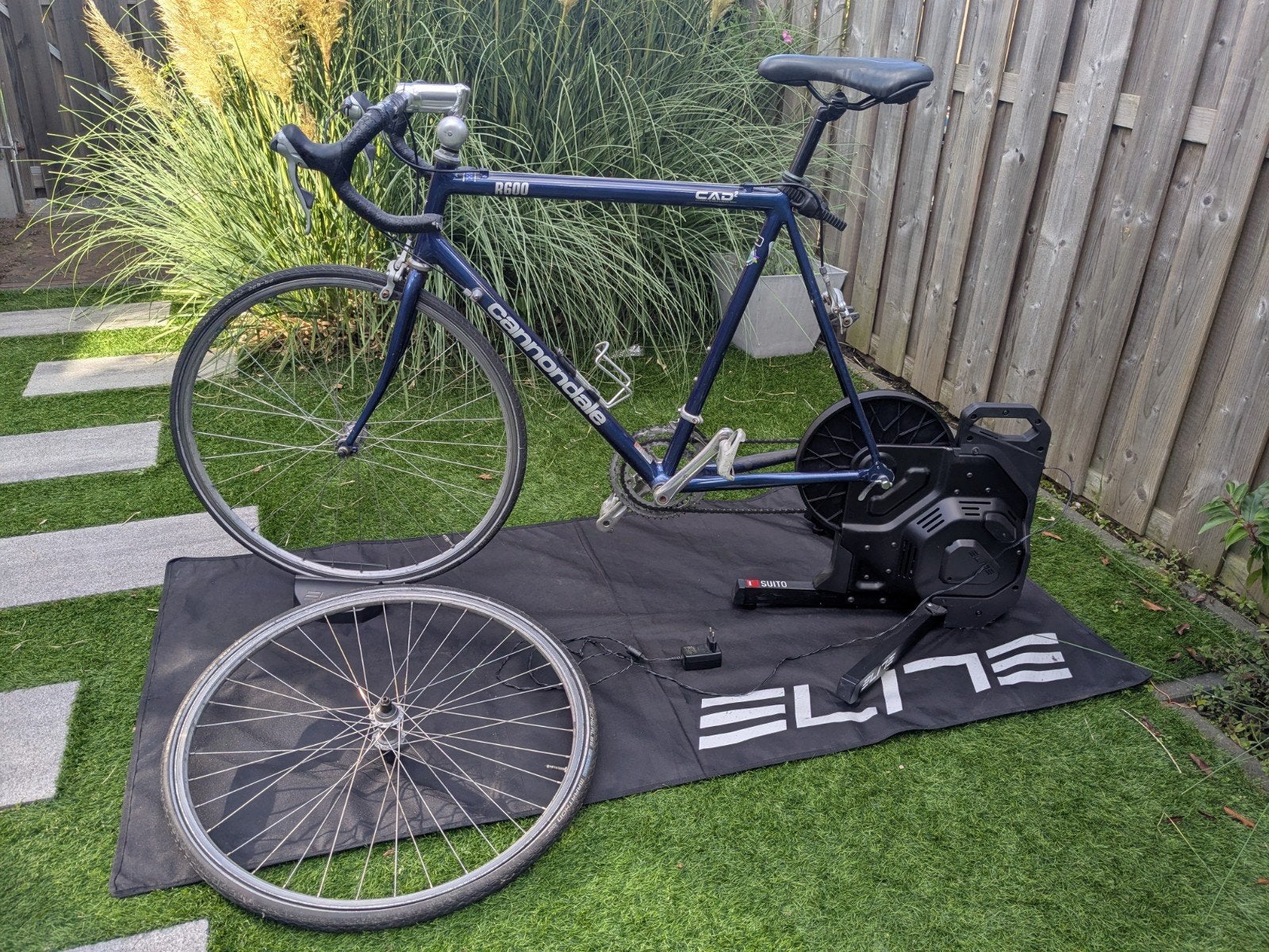 Elite Suito Pro Smart Trainer (+fiets), Ophalen, Zo goed als nieuw, Overige typen