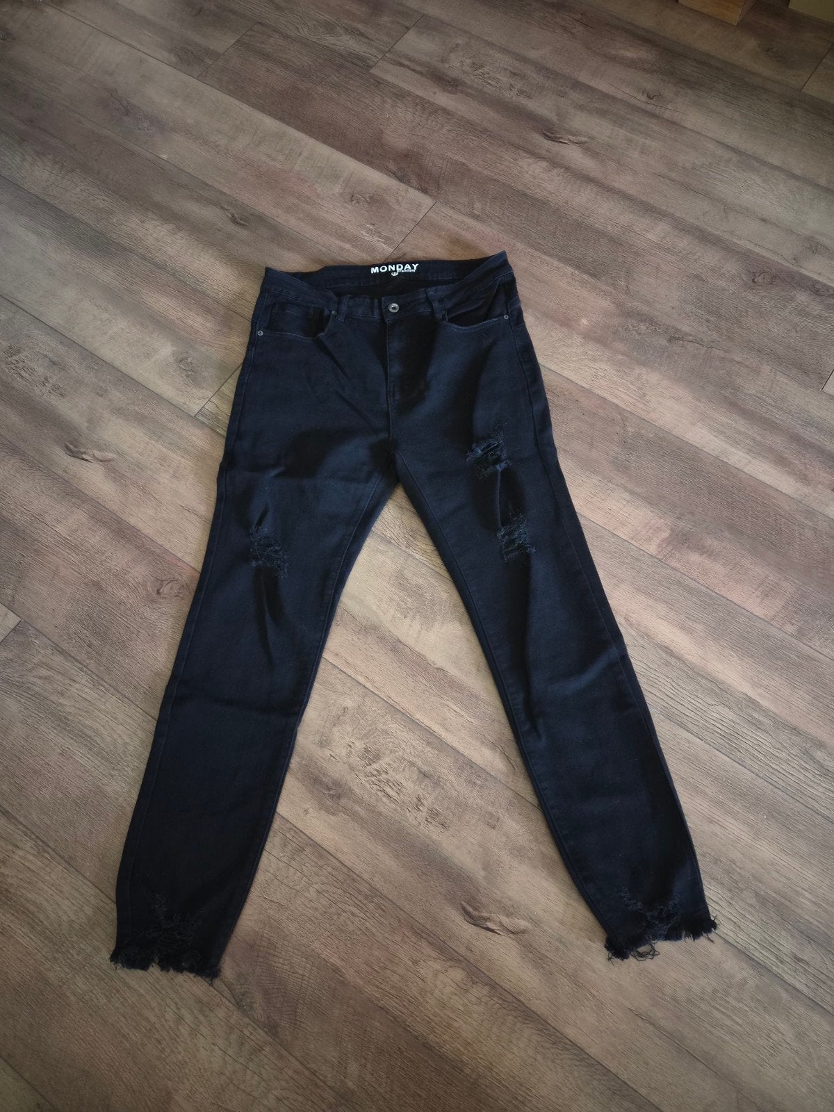 Monday Jeans Zwart Maat 44 - Zo goed als nieuw, Monday, Zwart, Maat 42/44 (L), Ophalen of Verzenden