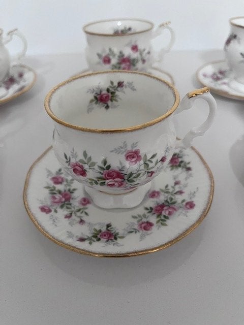 Vintage Elizabethan Chantilly kop & schotels, Verzamelen, Ophalen, Gebruikt, Porselein, Kop en/of schotel