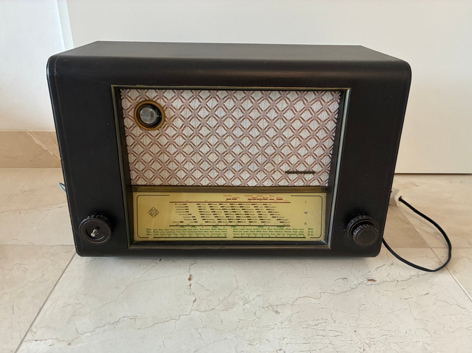 Oude telefunken radio, Antiek en Kunst, Antiek | Tv's en Audio, Ophalen