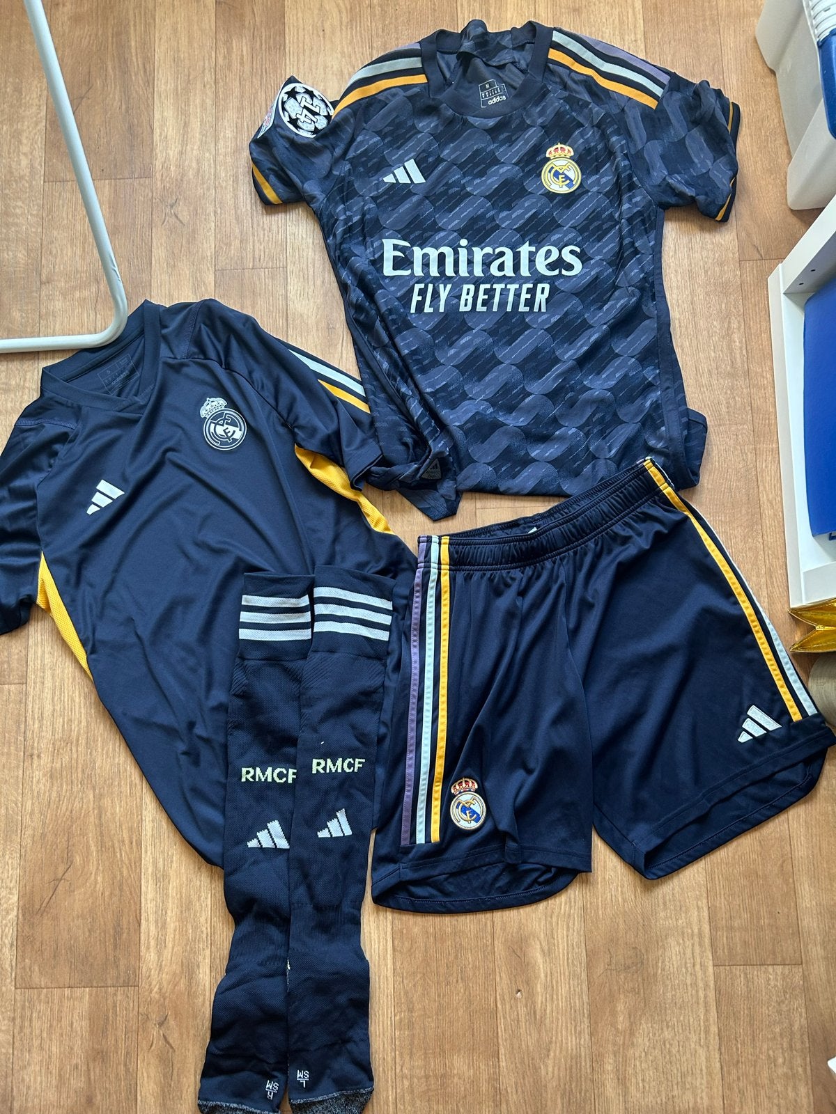 Nieuw Adidas Real Madrid Uit Set 2023-2024 Bellingham 5, Set, Nieuw, Ophalen of Verzenden, Maat S