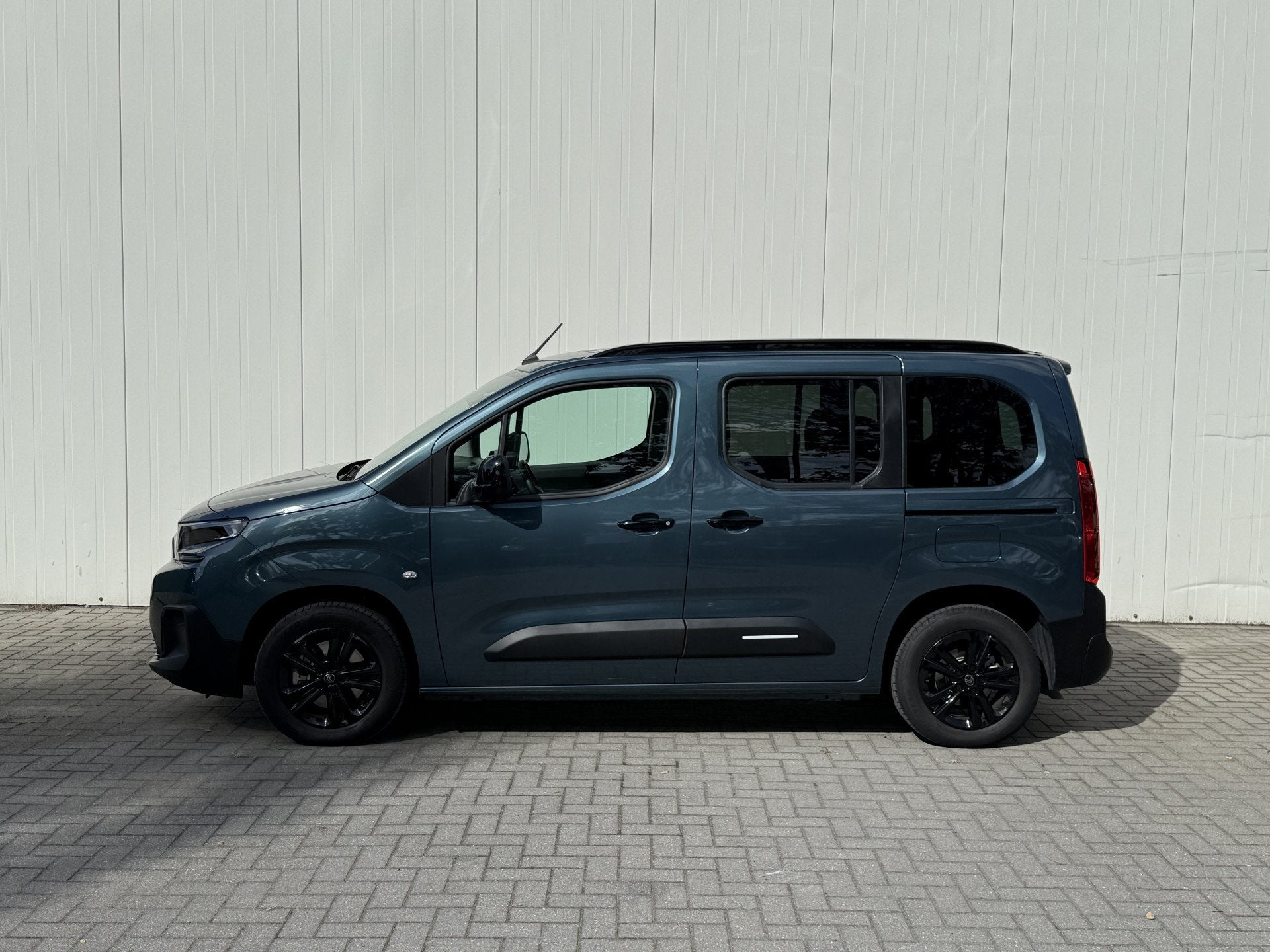 Citroën Berlingo L1 Rolstoelauto 4+1 - Bodemverlaging - All, Voorwielaandrijving, Dealer onderhouden, Gebruikt, Met garantie (alle)