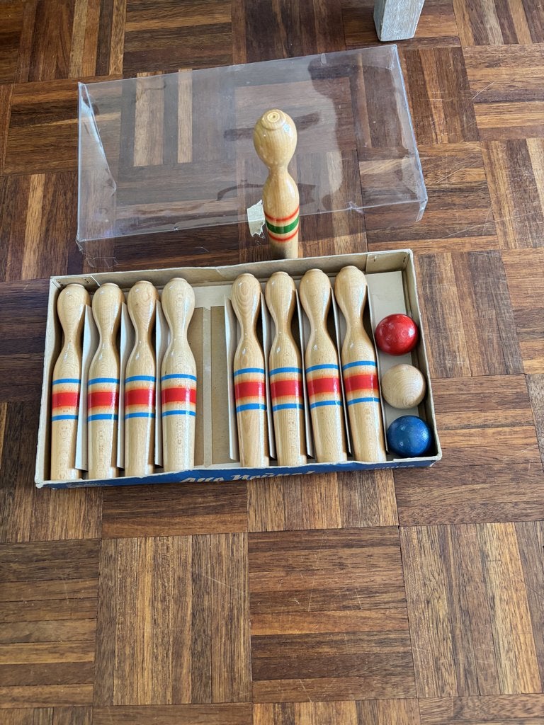 Vintage Mini Kegelspel Hout met 10 Kegels en 3 Ballen, Ophalen, Zo goed als nieuw, Bouwen