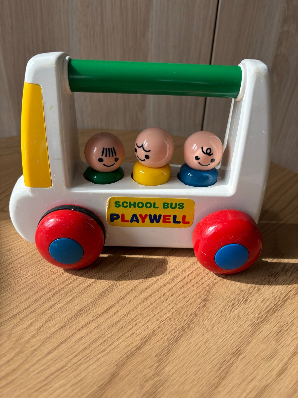 Retro Playwell Schoolbus met 3 poppetjes - Vintage Speelgoed, Ophalen of Verzenden, Gebruikt, Auto, Met geluid