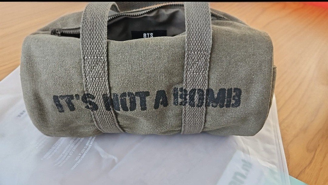 BTS “IT’S NOT A BOMB” ARMY BOMB / Light Stick Bag – NIEUW, Ophalen of Verzenden, Nieuw