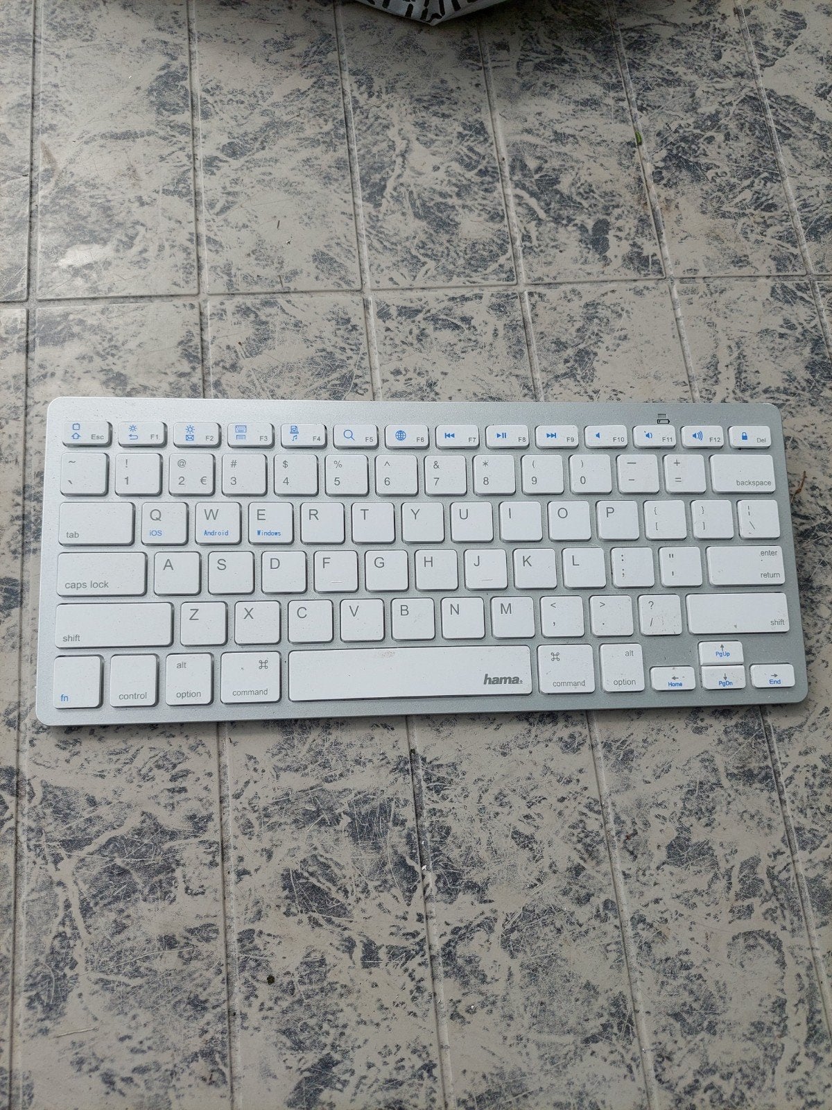 Hama Bluetooth Toetsenbord - QWERTY - Draadloos, Computers en Software, Toetsenborden, Zo goed als nieuw, Qwerty, Draadloos, Draadloze ontvanger