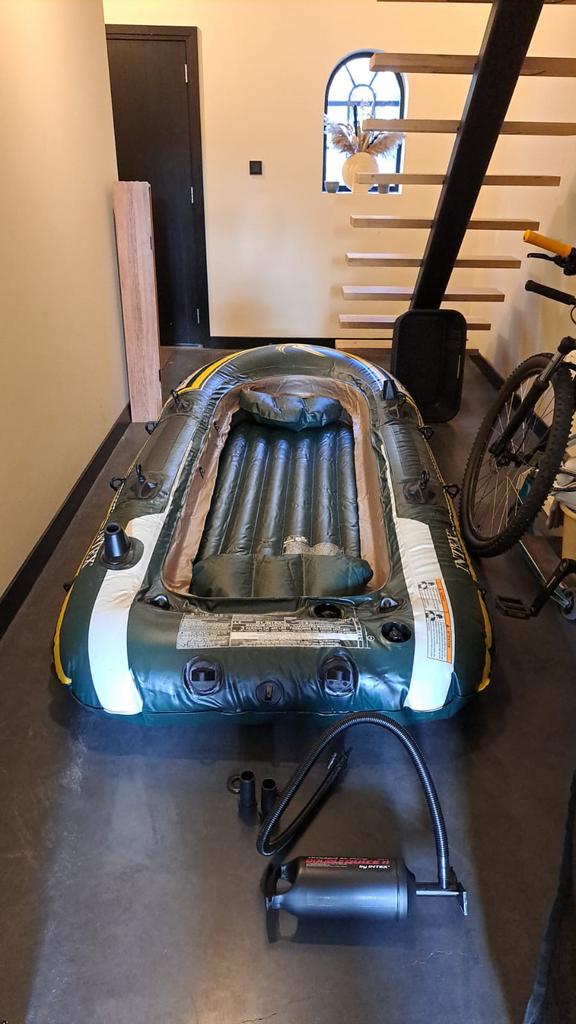Intex rubber boot, Ophalen, Zo goed als nieuw, Twee personen, Overige typen