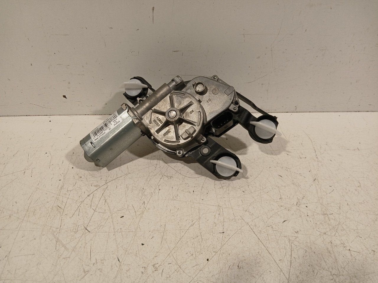 Ruitenwissermotor achter Volkswagen Golf, Onderdelen@venauto.nl, Van der Ven Autorecycling B.V., Gebruikt, Ettenseweg 76, 4706 PB Roosendaal, The Netherlands