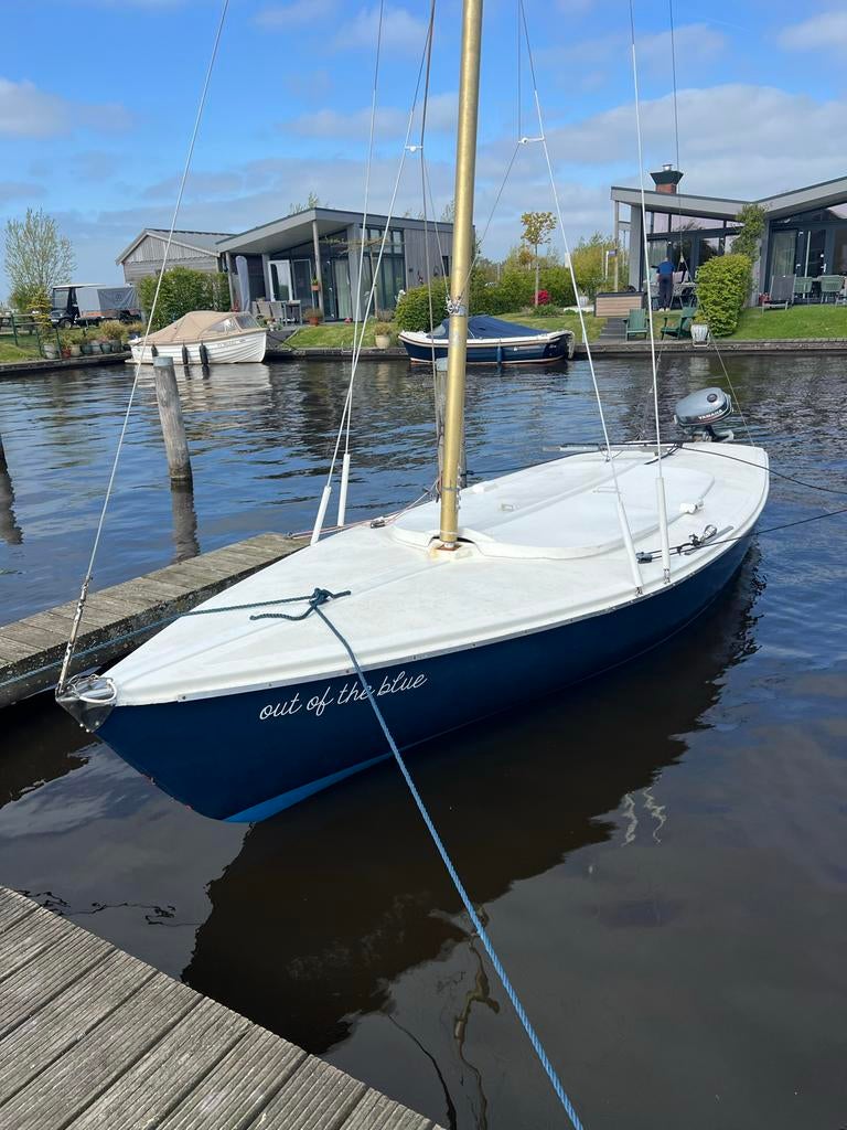 Zeilboot 'Out of the Blue' met Yamaha buitenboordmotor, Ophalen, Gebruikt, Benzine, Buitenboordmotor