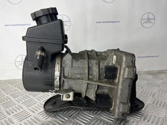 Stuurbekrachtiging Pomp van een Mercedes ML-Klasse, Auto-onderdelen, Besturing, Gebruikt, Ophalen of Verzenden