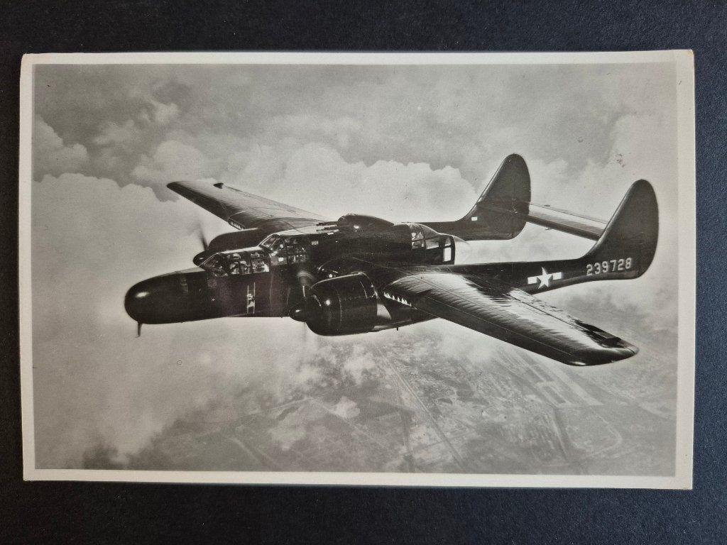 Ansichtkaart met de Northrop F-61 “Black Widow” (A70), Ophalen of Verzenden, Gebruikt, Kaart, Foto of Prent