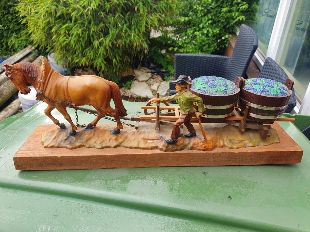 Decoratief beeld: Paard met kar en wijnvaten, Tuin en Terras, Tuinbeelden, Gebruikt, Dierenbeeld, Hout, Ophalen of Verzenden