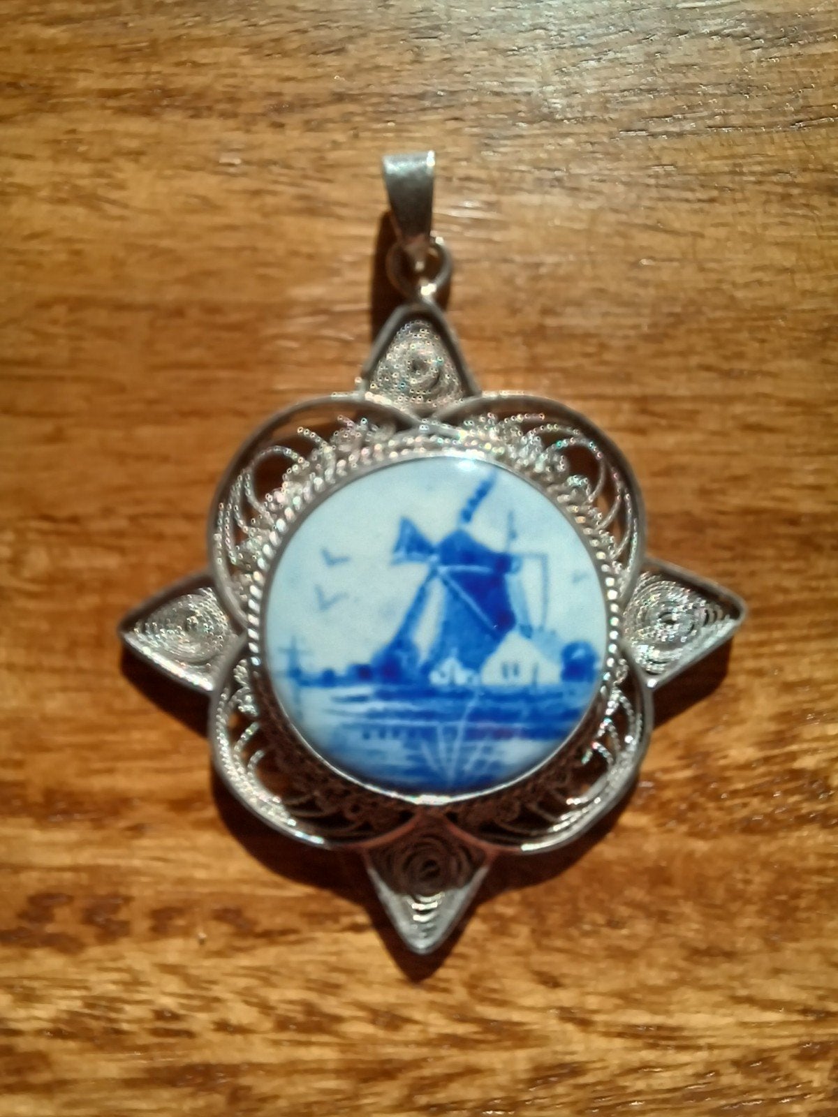 Delftsblauwe hanger met zilver filigraan - Molen, Overige voorstellingen, Blauw, Ophalen of Verzenden, Zo goed als nieuw