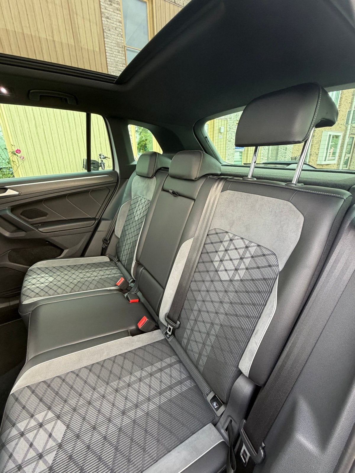 Foto 15 van Volkswagen Tiguan 1.5 TSI ACT 150pk DSG 2021 Grijs